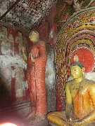 Дамбулла.
Пещерный храм, является древним монастырским комплексом, возраст которого учёные до сих пор не могут установить точно, называя лишь приблизительную цифру: 22 столетия